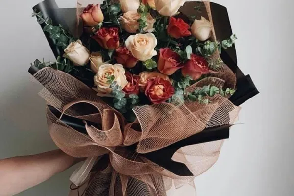 Bouquet Misto Colori Scuri /  Elegante