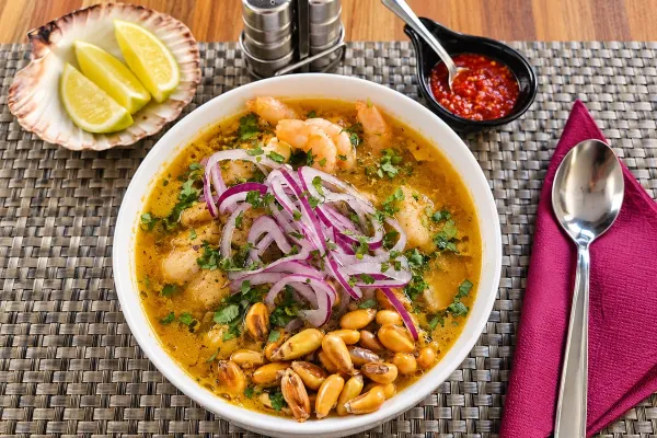 Encebollado Mixto