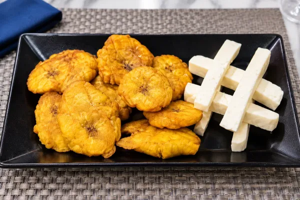 Patacones con Queso